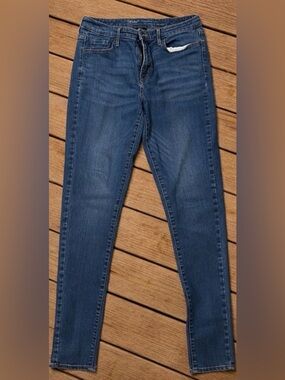 Classic Women's Mossimo Mid-Blue Skinny Jeans Size 31 in.